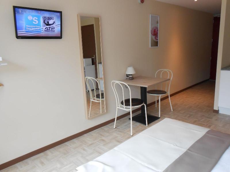 La Pause Hotell Évreux Exteriör bild