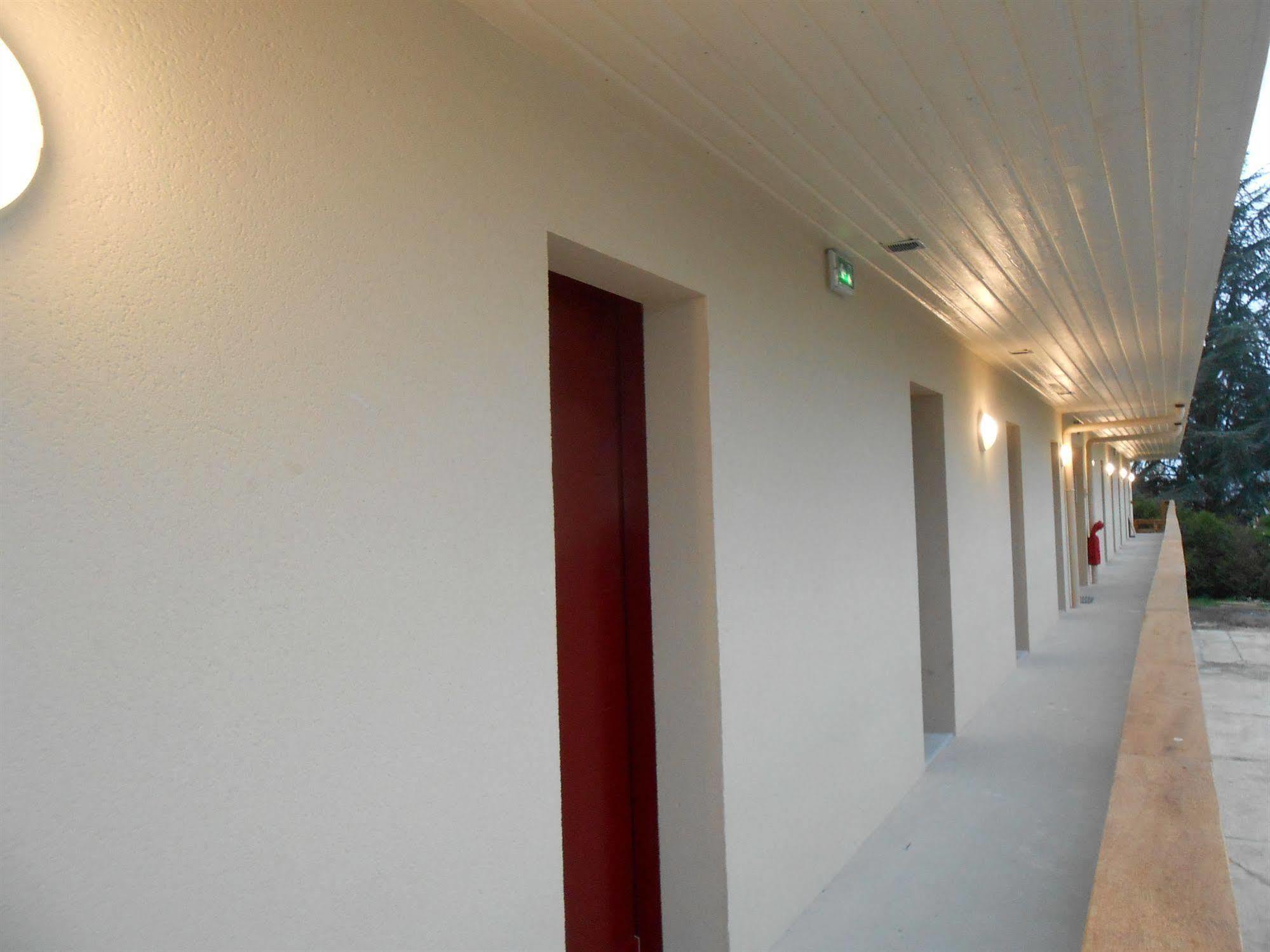La Pause Hotell Évreux Exteriör bild