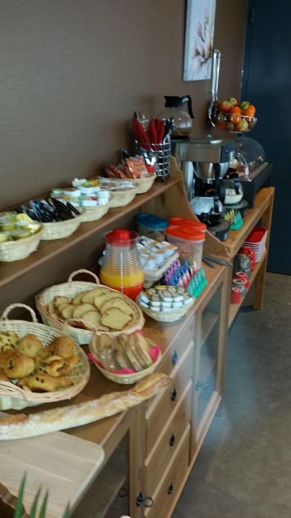 La Pause Hotell Évreux Exteriör bild